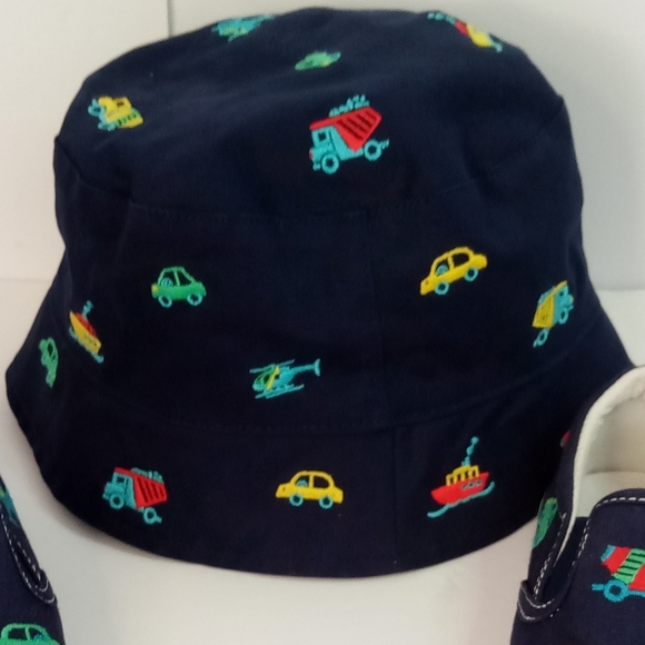 Gymboree Skippy style sneakers and matching bucket hat . - Picture 10 of 12